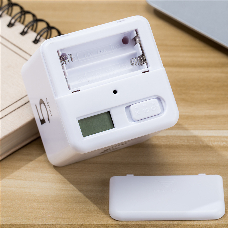 The kitchen timer is a timer for student clocks.