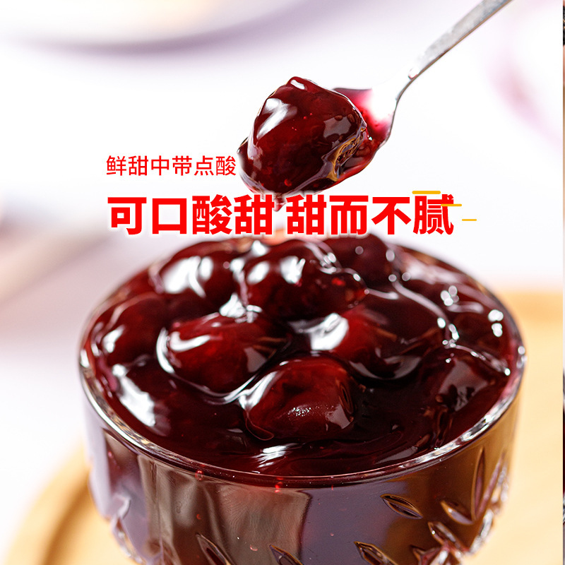 Black cherries, fruit pie, styling.