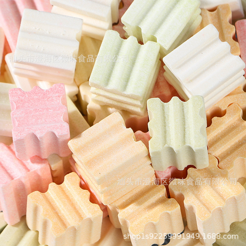 Scrap candy bulk mills are set to make a small piece of cheese candy for children to eat and dry milk for OEM.