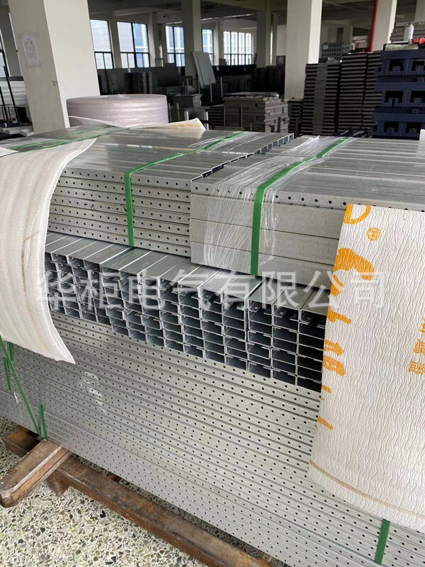 C型材鍍鋅敷鋁鋅板抽屜櫃型材4孔型材6孔型材帶筋型材孔距50