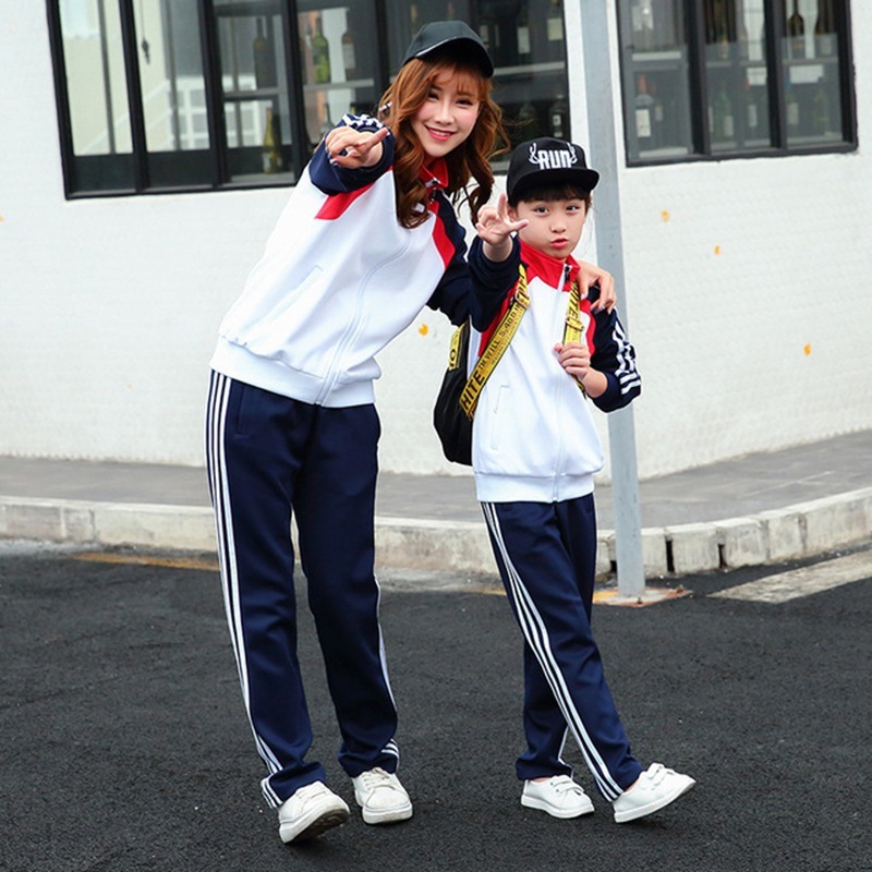 A sports suit for couples in a class of white junior high and high school students at the School of High School Uniforms, Autumn and Winter