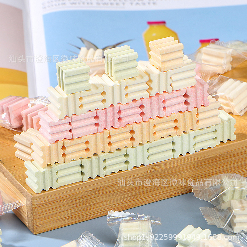 Scrap candy bulk mills are set to make a small piece of cheese candy for children to eat and dry milk for OEM.