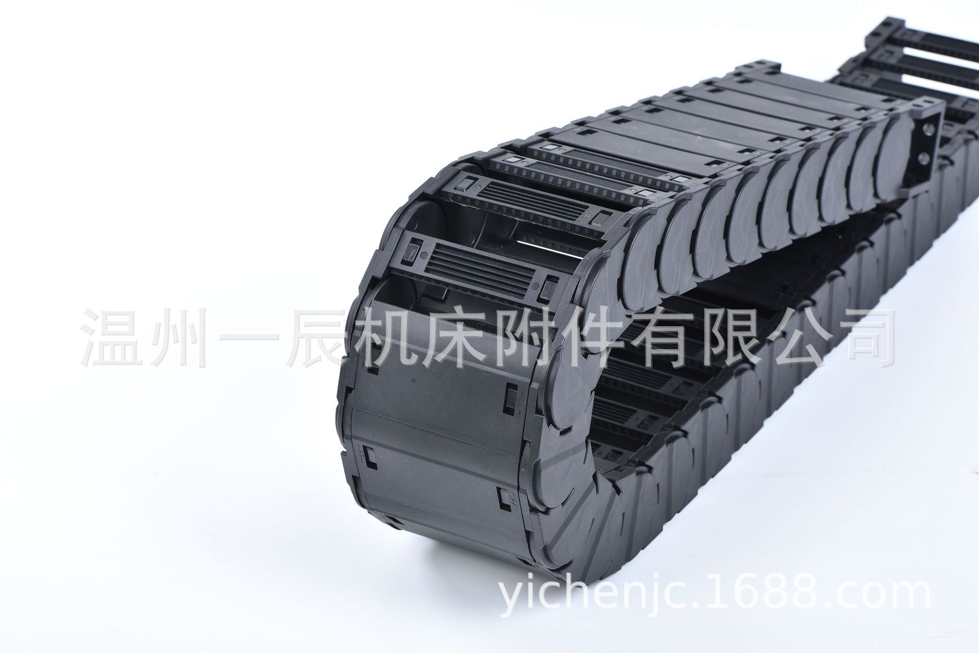 Supply of D25 sub-sections with a low-noise 0-past bridge series of plastic chain towed tank nylon chains