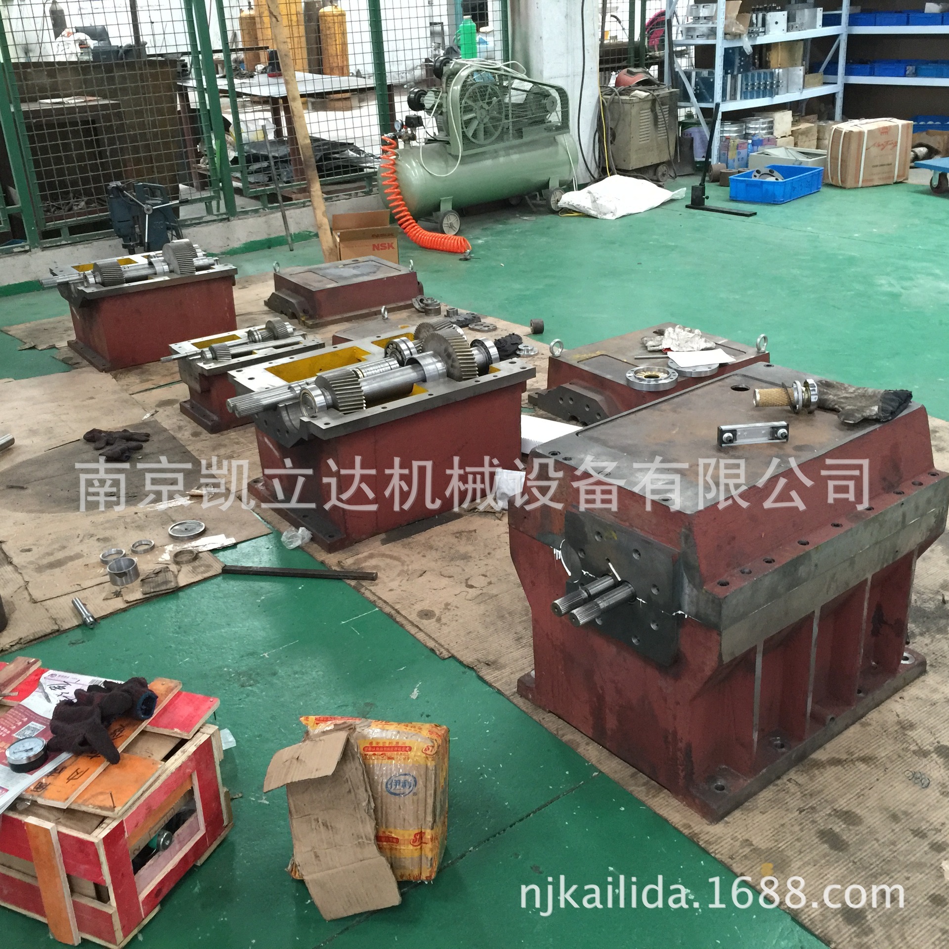 Supplying Nanjing extruder B double-sniffer gear box, high-twirling rectangular.