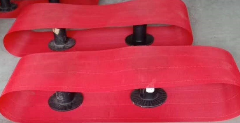 เรามีม่านเคลือบสีดาร์ สีแดง