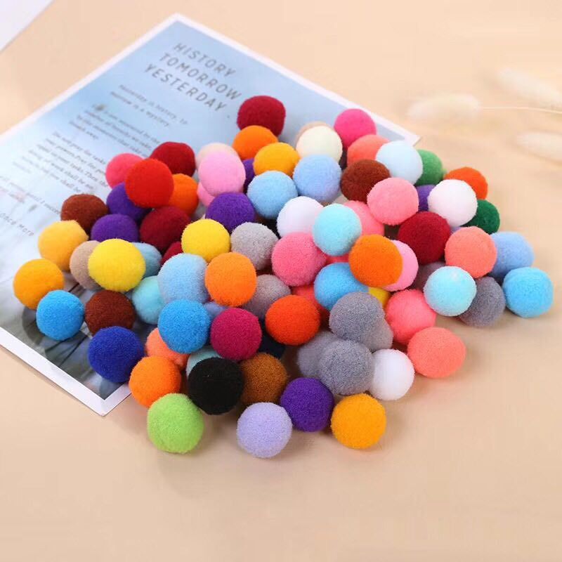 Customize color-coloured hairballs, high velvet ball Christmas decorations, diy hats, wholesales.