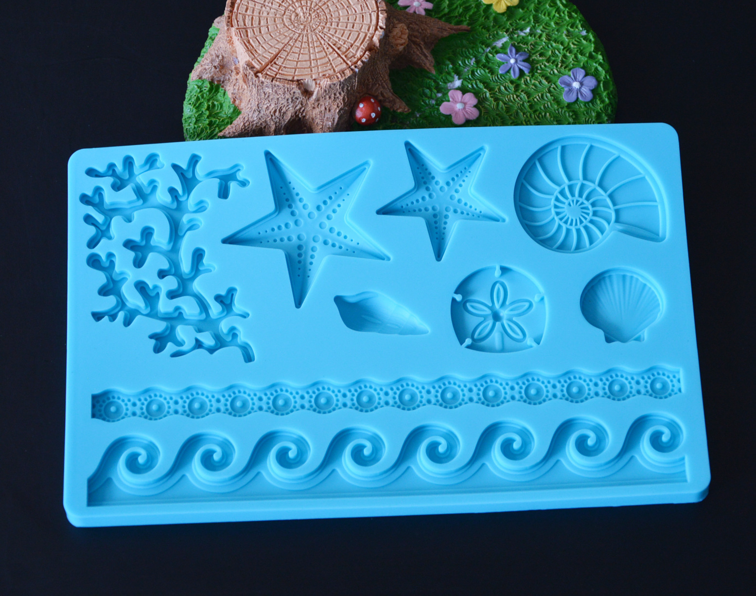 New silicone roll-over cake molds, silicone lace molds, dry-pess silicon molds.