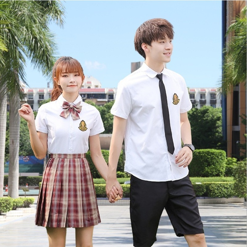 Customize the school uniform for high school students, jk, full of a pair of skirts and a two-pack of the English Academy Fung School Classrooms.