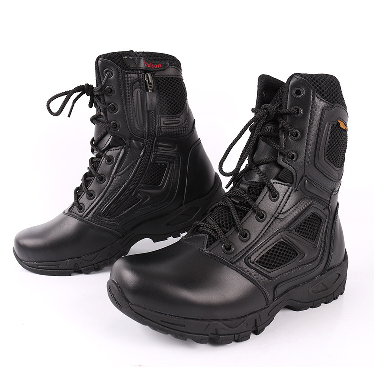 Đại diện cho đội Red Spider Super Light Boots.