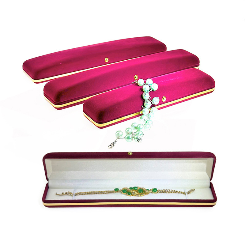 Customize the jewelry box with a velvet box with an ear nail box and a chest and necklace box with a multipurpose jewellery box.