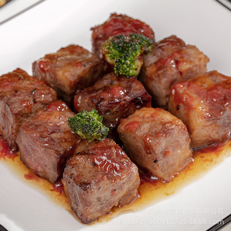 Kẹo cao su, thịt bò chín, và một nửa áo ngực cao bồi.