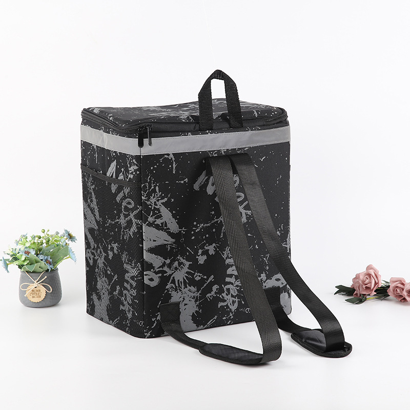 Accompaniment bag, aluminum picnic bag, double shoulder bag, camping bag, and a cold bag.