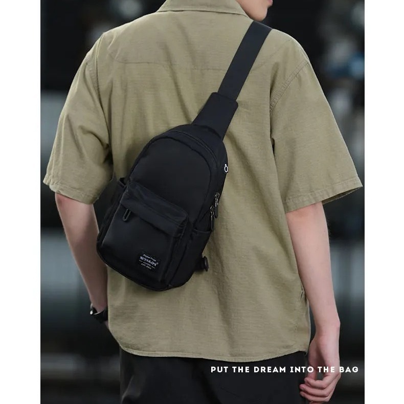 A new 2021 male outdoor sports chest bag, slashy-tip-tip commercial, slashy-shoulder bag, ins-wind backpack.