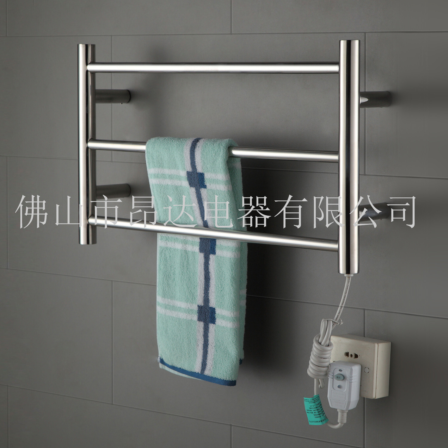 ONDA. Khăn nóng không gỉ trong nhà tắm khô khăn tắm thông minh, sơn tường.