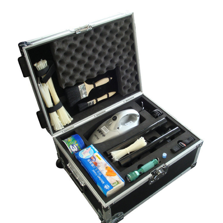 Pull a portable multi-purpose toolbox and set up a multilayer aluminium alloy kit for field rescue.