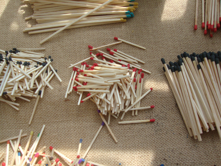 Matchsticks, custom-made, colored matches, safety matches, sticks.