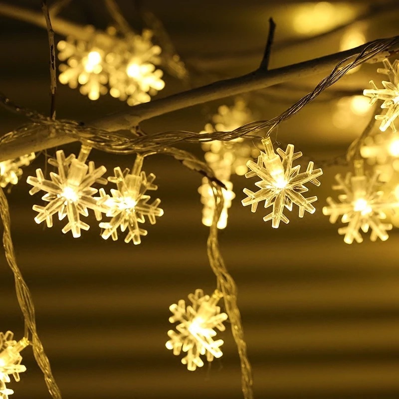 LED Snow Lanterns with Christmas Decoration Lights with Lights on Christmas Day