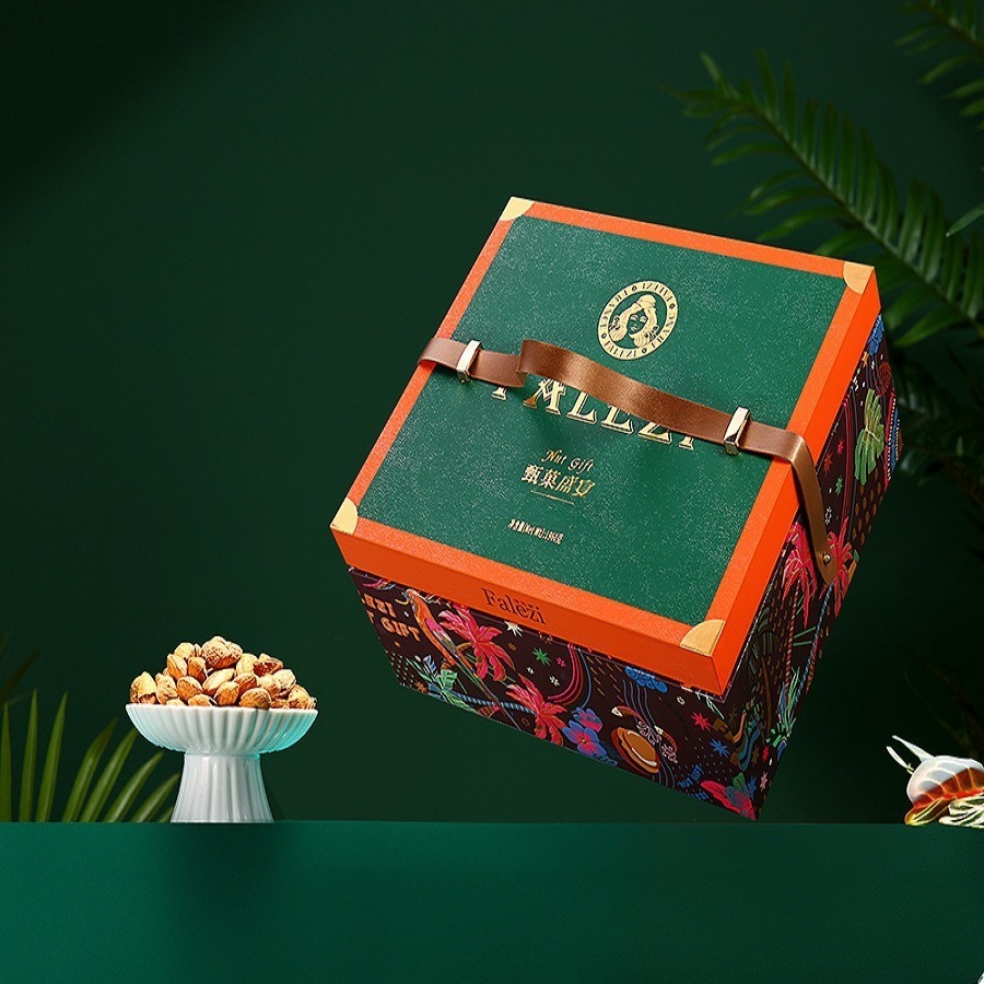 Cái hộp điên của Faretz, gói giao hàng của gia đình.