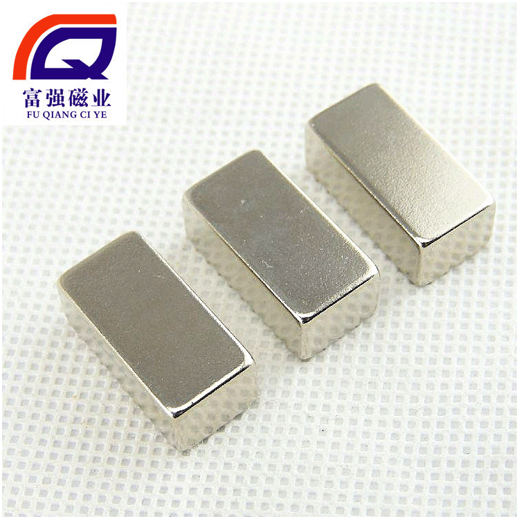 Zirconium แม่เหล็กที่แข็งแกร่ง 8*210*12*15*220*2 แม่เหล็กแม่เหล็กในอัตราเร็ว