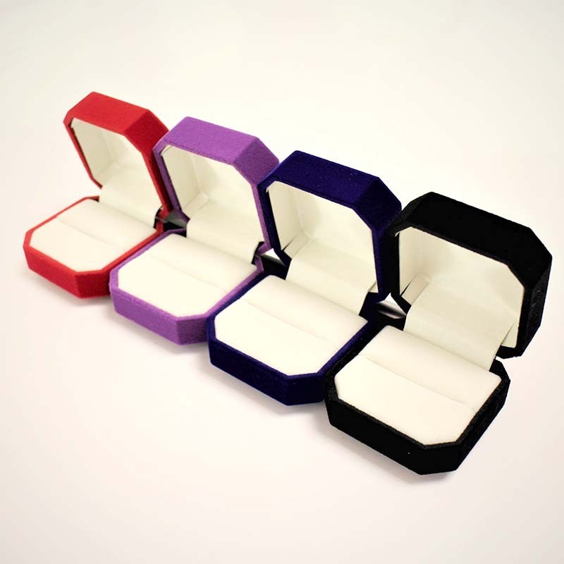 Show the creative emulsion box lady, the jewelry box, the jewelry box ring receipt box.