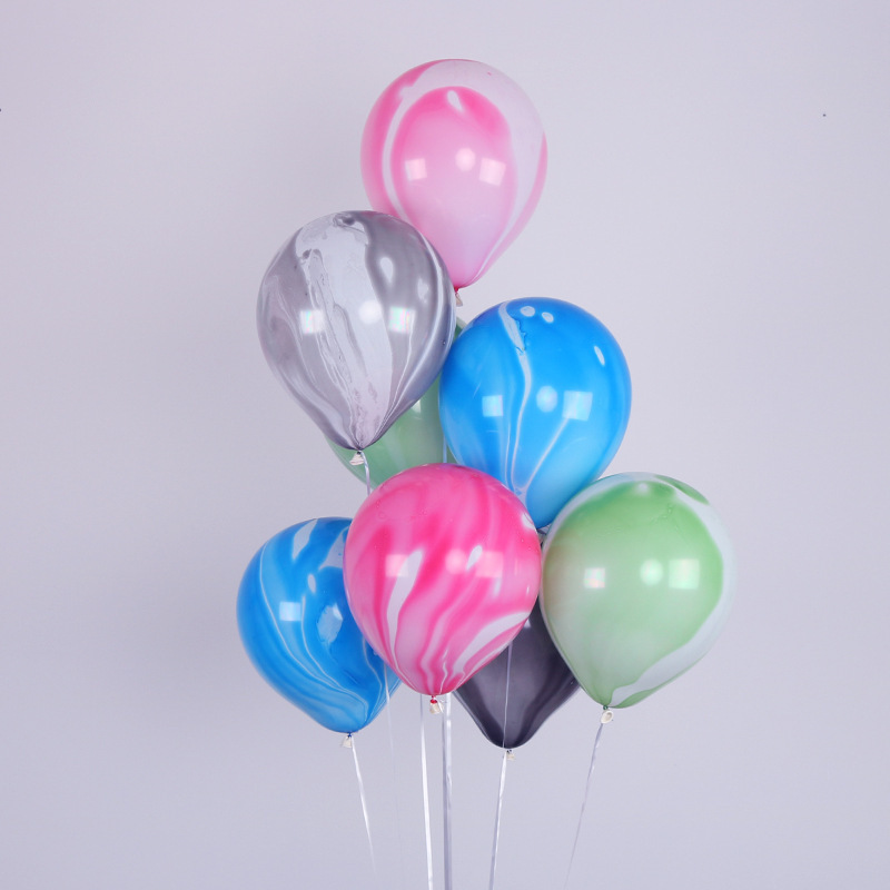 Manau balloons, 10 inches, 2.2 grams of colored wedding decorations, and a wholesale by the emerald cloud-colored balloon factory.