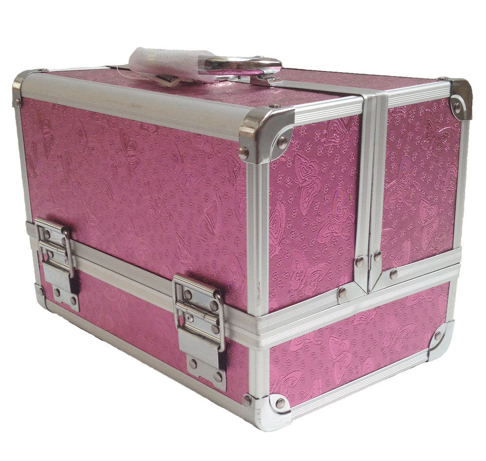 Double-opened aluminum alloy make-up case.