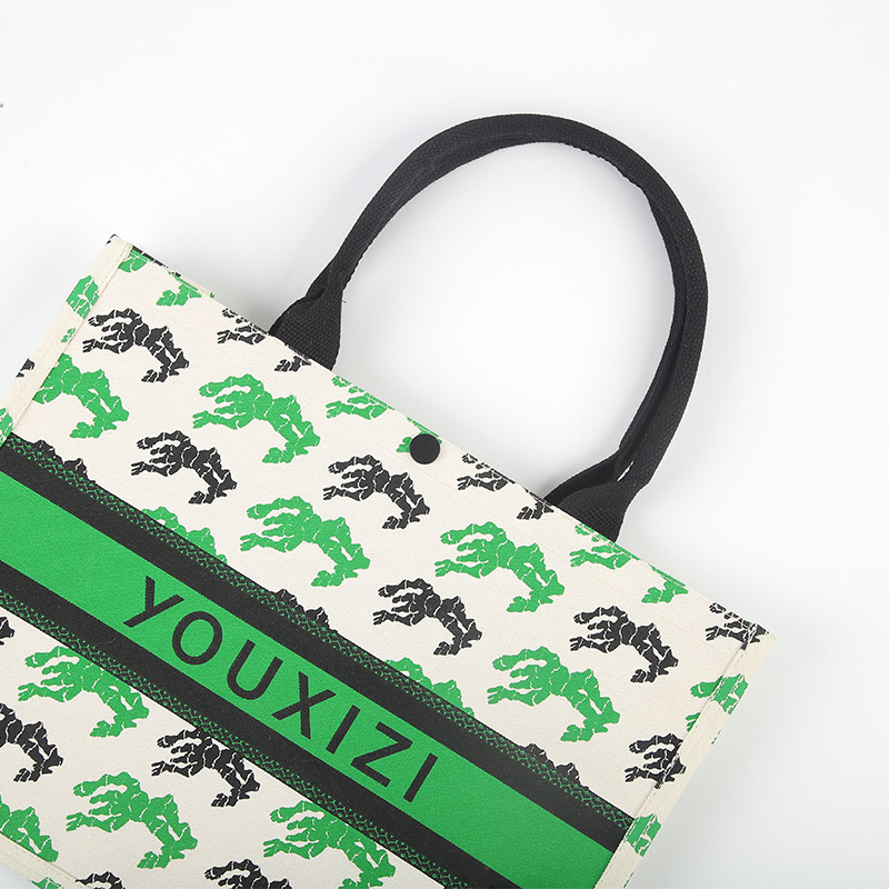 Creative sacks, shopping bags. Fashion-capable students, fashion bags.