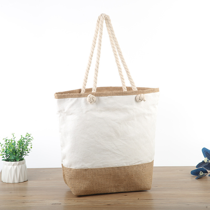 A simple hand-held tow bag to attend school.