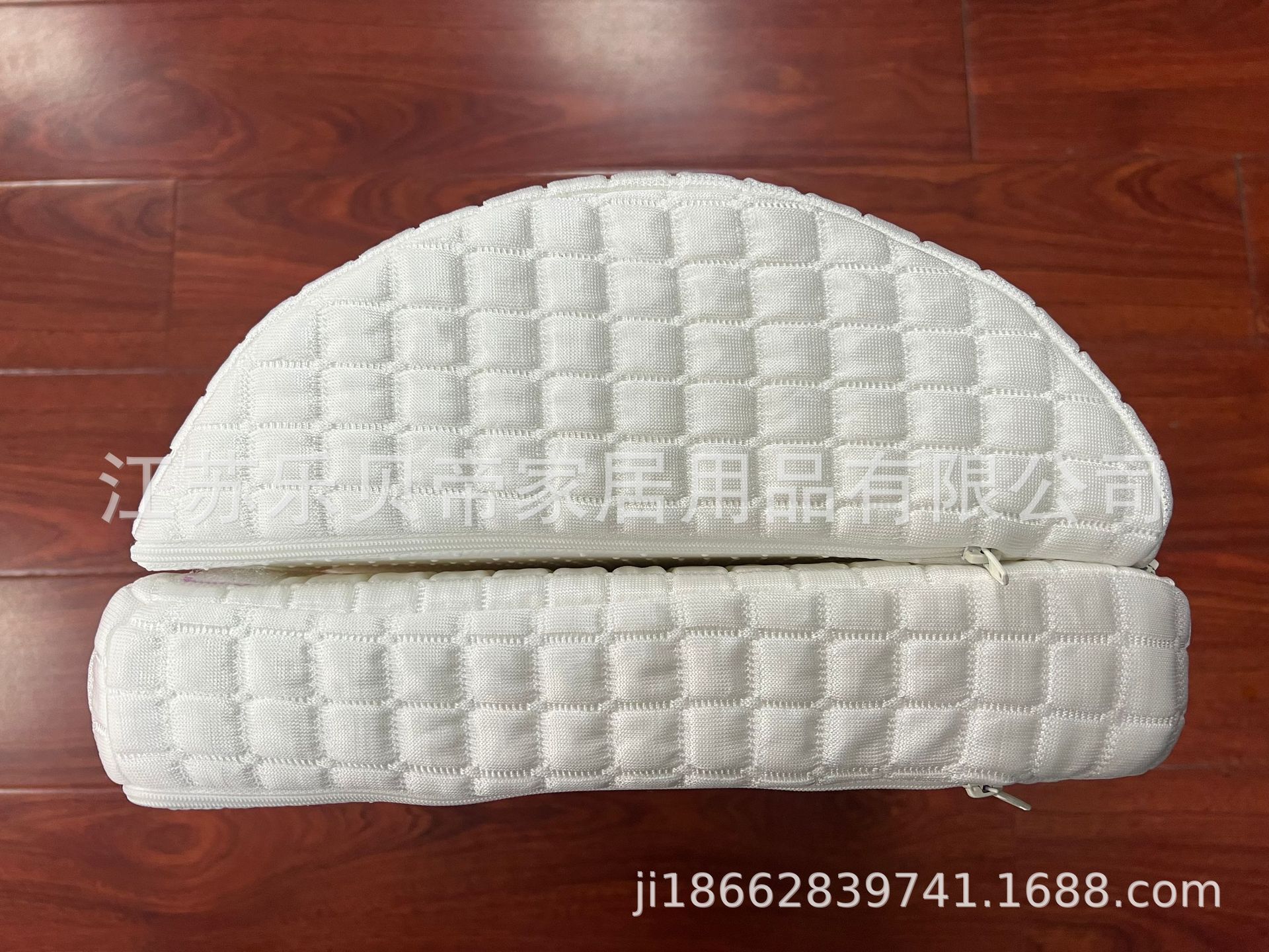 A half-round foot pad, a sponge foot pad, a half-round pad, a sponge half-round pad.