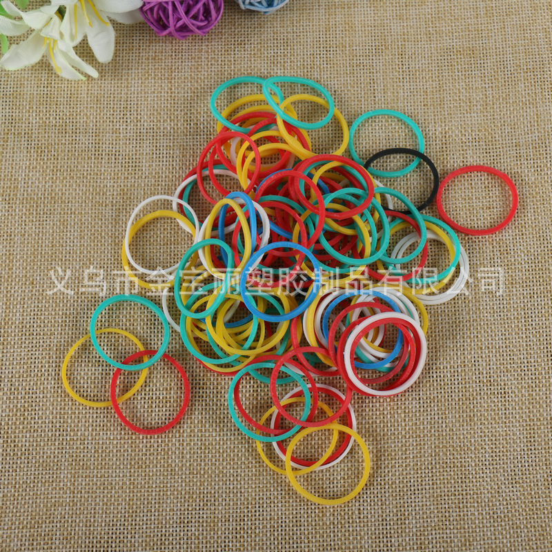 The plant supplies one-time high-strung hair bands, colored hair rings, wholesale hair.