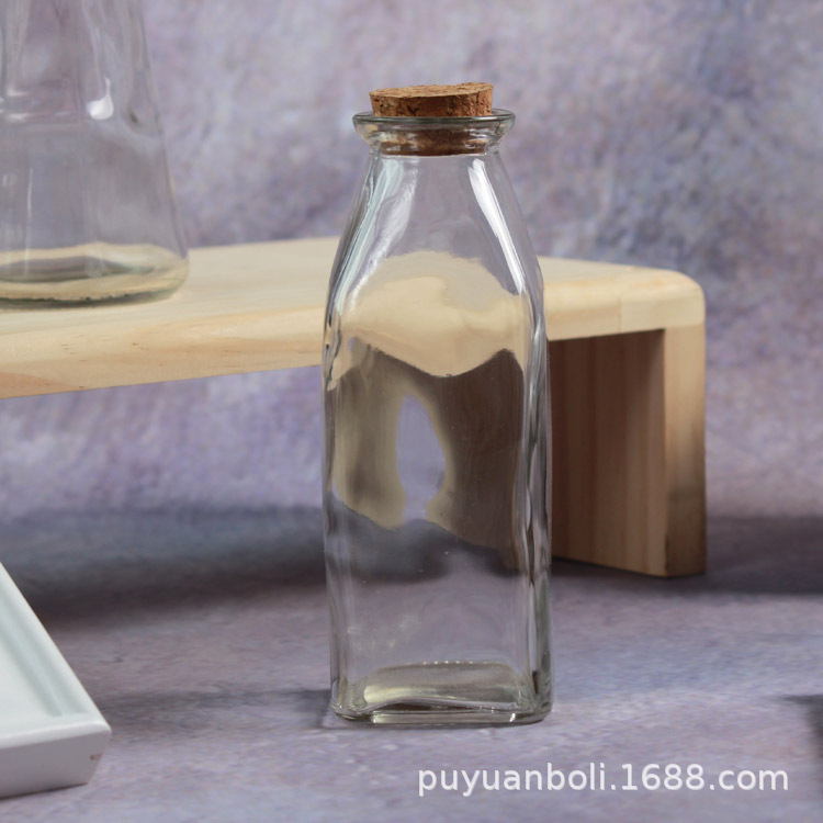 Wholesale tea bottle, milk bottle, original sealed glass juice bottle.
