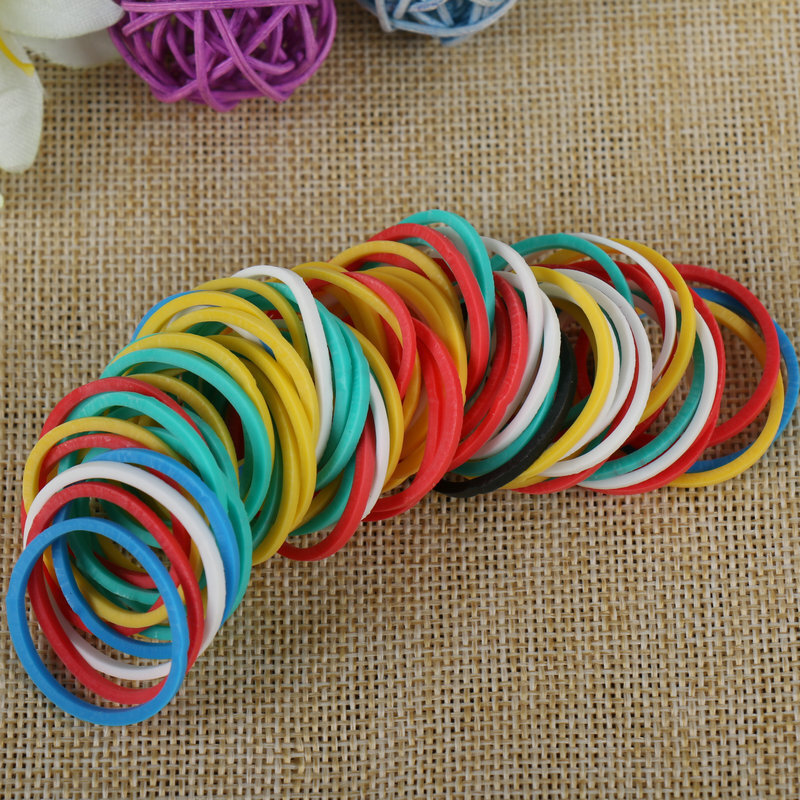 The plant supplies one-time high-strung hair bands, colored hair rings, wholesale hair.