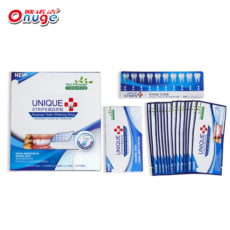 Thế hệ đầu tiên của Onojee không bị ướt bởi chất độc 3 hàm răng đen màu vàng trắng.