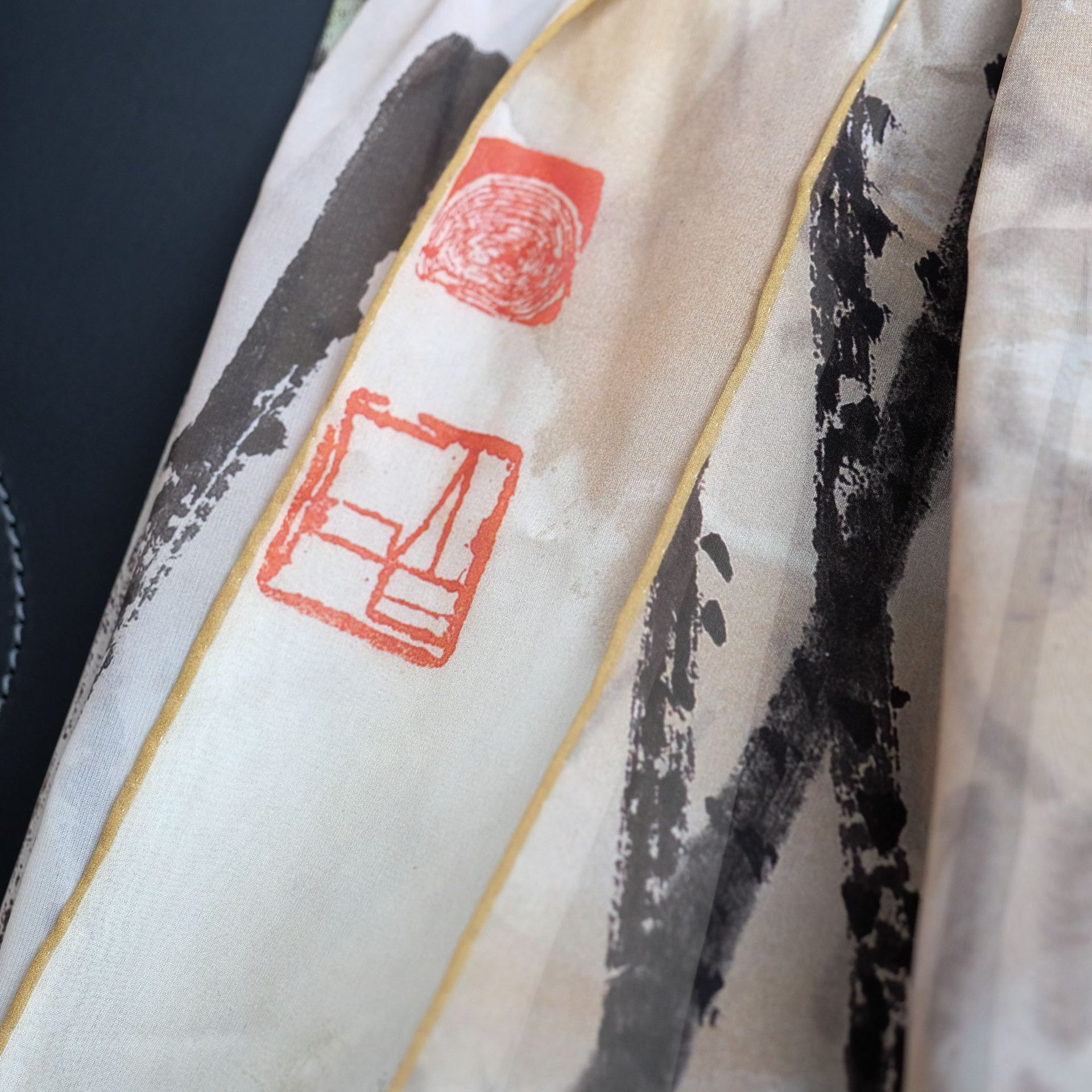 New tea, new silk scarf, new Chinese ink, new silk scarf.