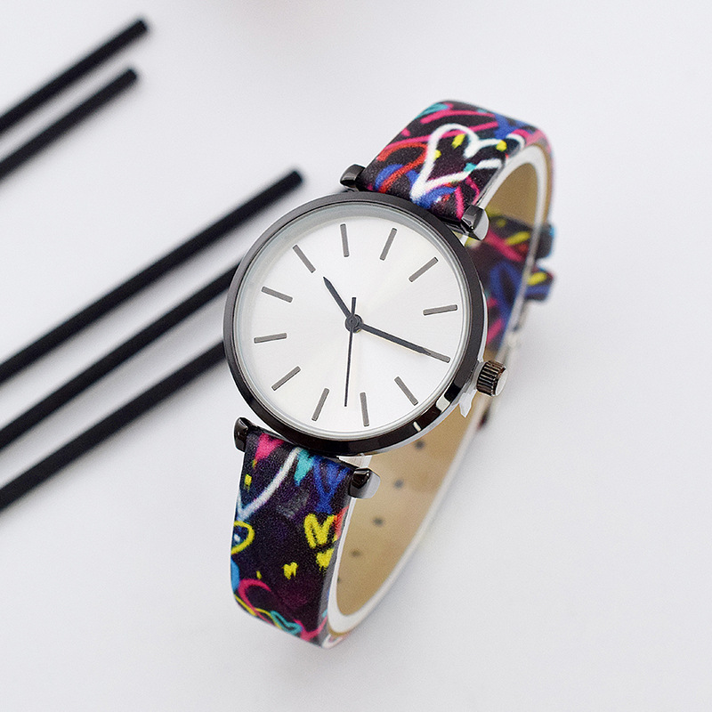 Ms. Fung-yung's wristwatch at the Fashion Girls' College at the source factory for a small number of distributions of short-tempered student watches