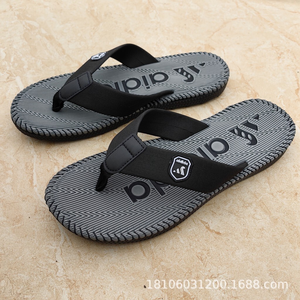 Vào mùa hè, phong cách mới là mang giày dép, da trắng Hàn Quốc, giày cao gót.