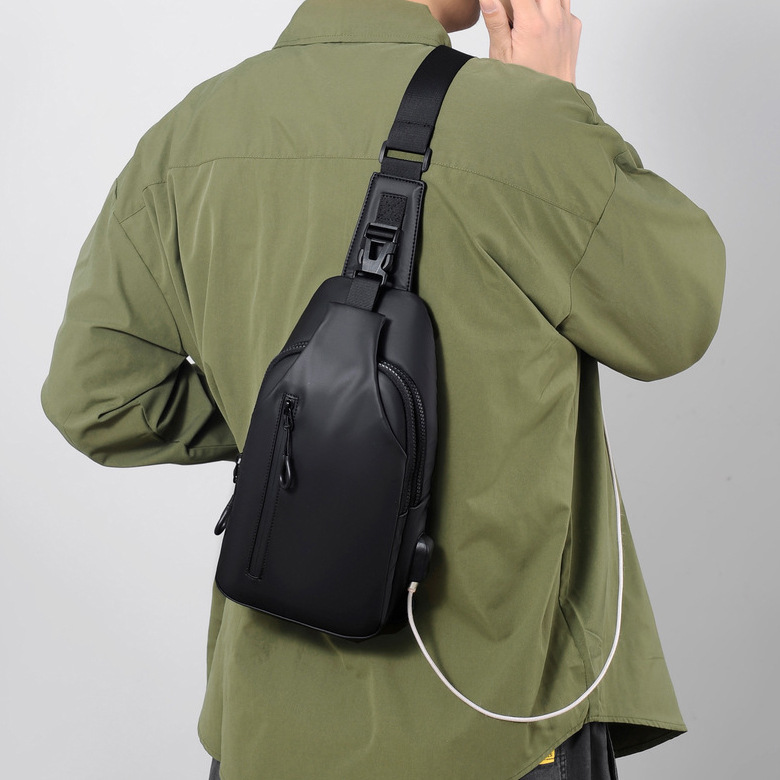 A new man's chest bag, a twilight one-shoulder bag, an outdoor large waterproof chest bag.