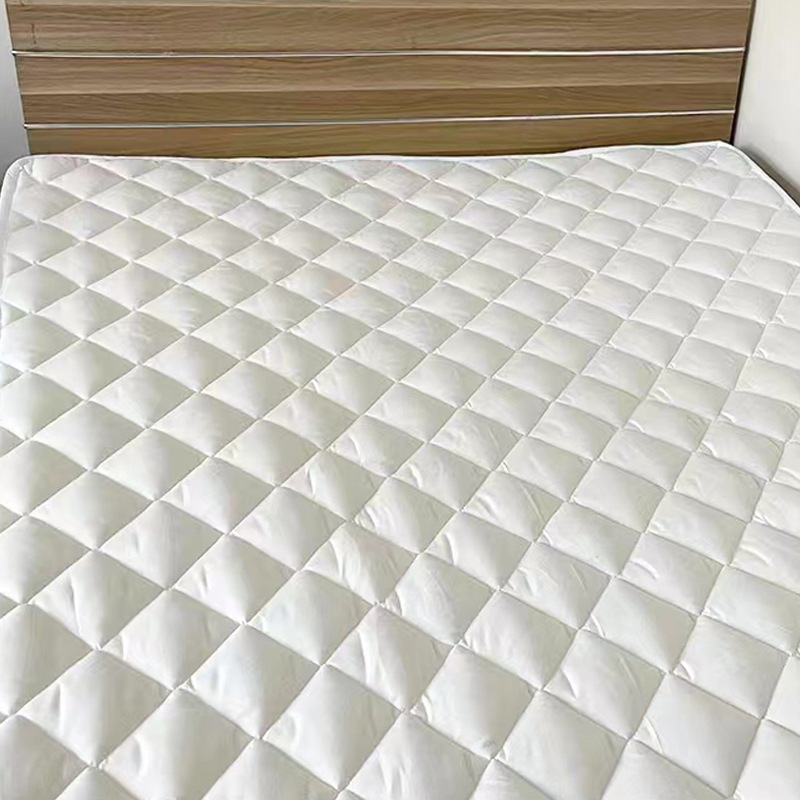 Single-person mattresses for students with thicker dormitories.