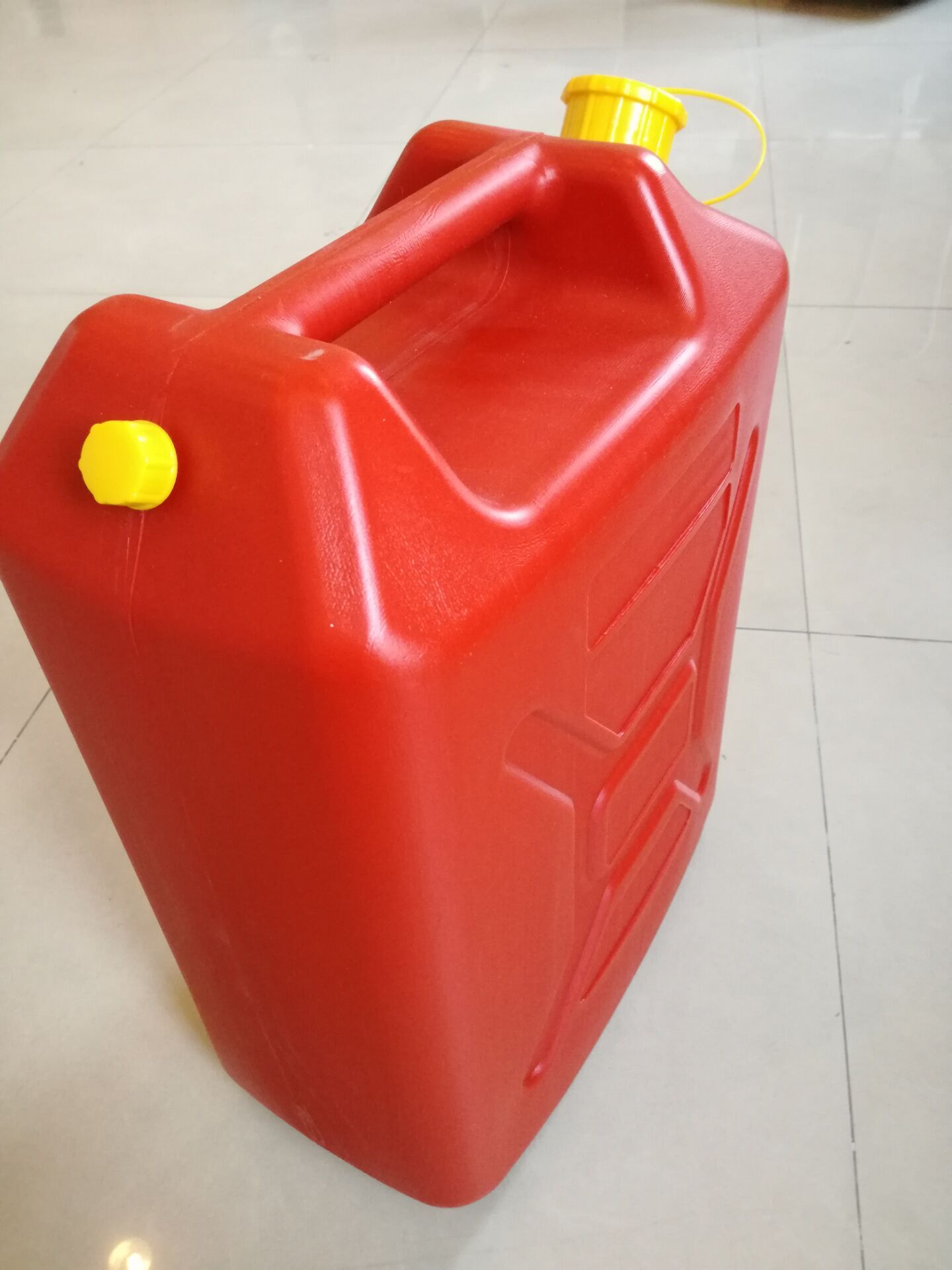 20L plastic gasoline drums, diesel drums, portable oil drums, PE material, source factory.