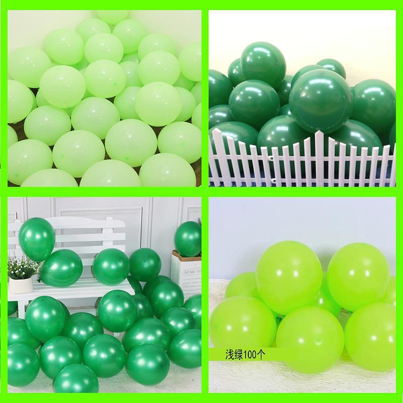 A retro-macca-creas green forest is a balloon kindergarten scene with birthday decorations.