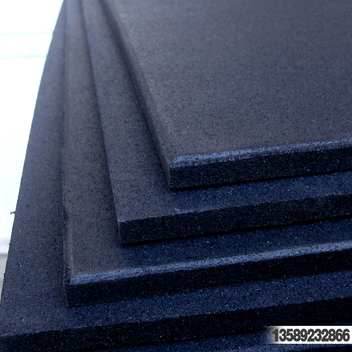 Green field rubber bricks, pasture rubber pads, rubber granular stable pads, race track rubber tremors.