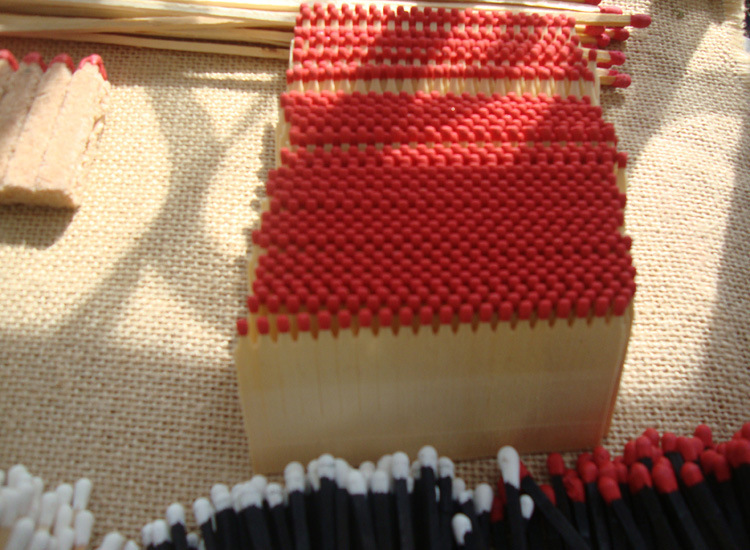 Matchsticks, custom-made, colored matches, safety matches, sticks.
