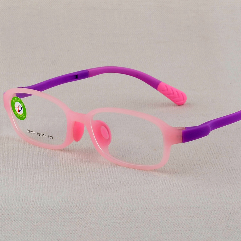 The new color-colored cartoon silica children's eyeglass frames are wholesaled with Korean super light glasses frame skin paint.