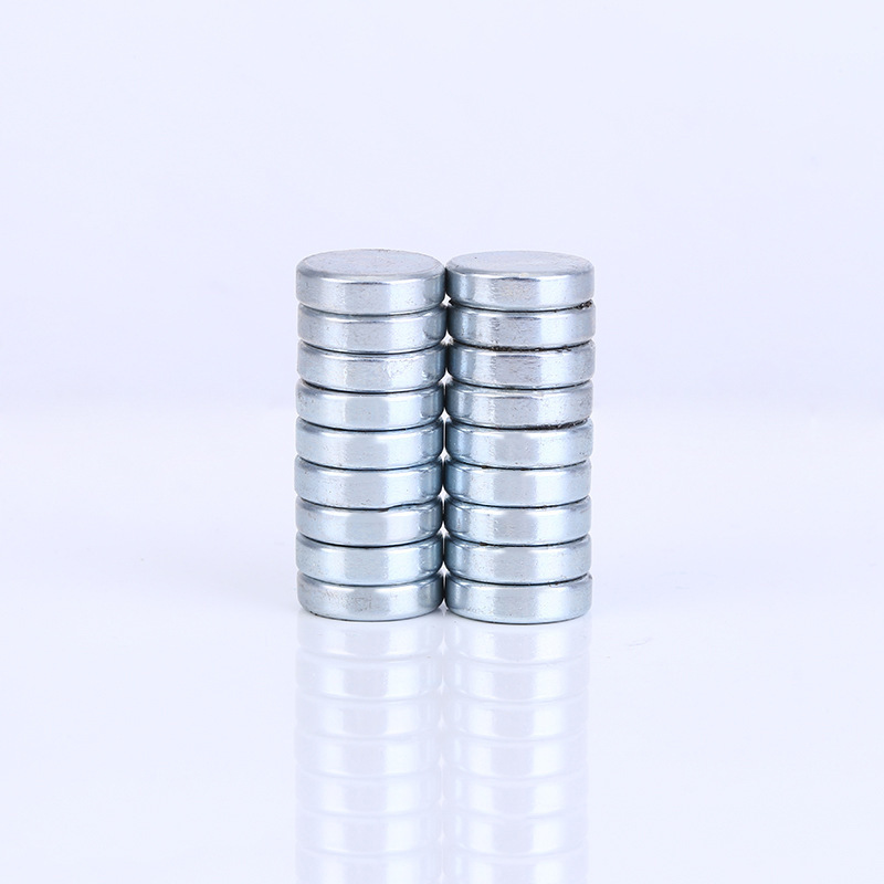 Zirconium แม่เหล็กที่แข็งแกร่ง 8*210*12*15*220*2 แม่เหล็กแม่เหล็กในอัตราเร็ว