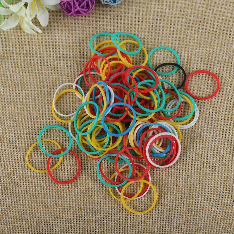 The plant supplies one-time high-strung hair bands, colored hair rings, wholesale hair.