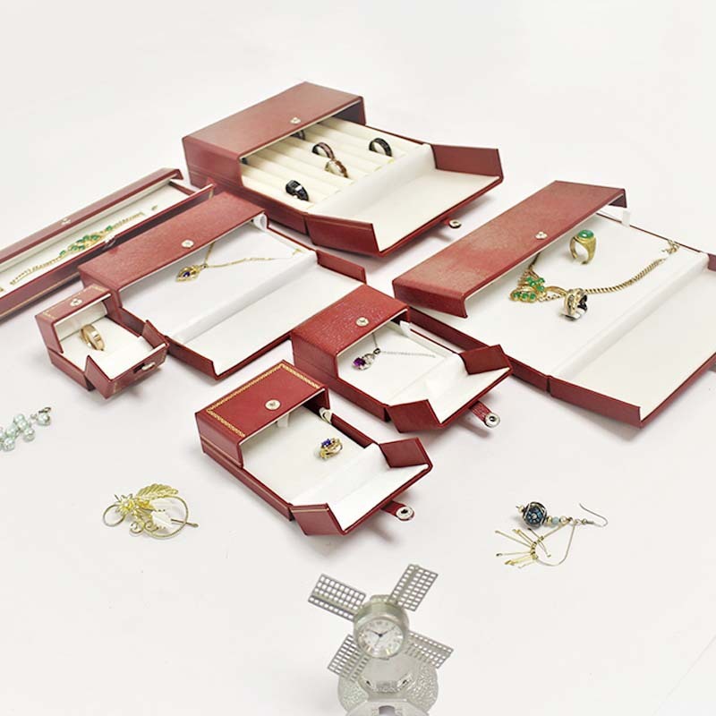 The factory supplies the two-door wedding ring box, the jewelry box, the paper box, the necklace box.