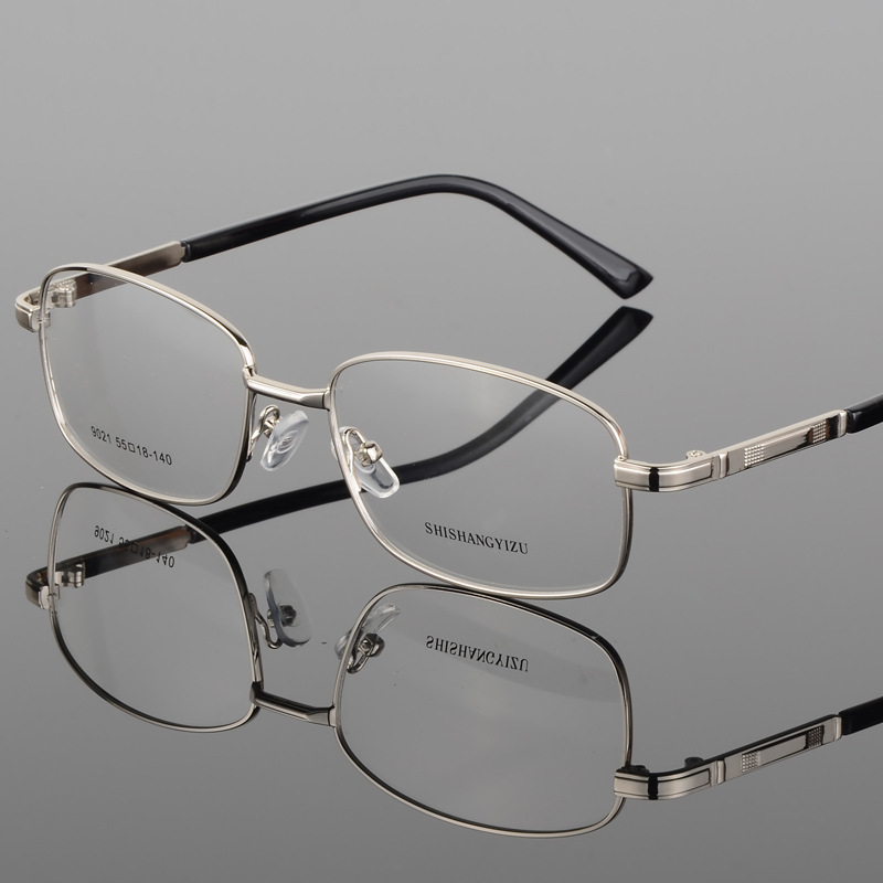 The company's corrosive gold-plating glasses with a close-looking old eyeglass frame.