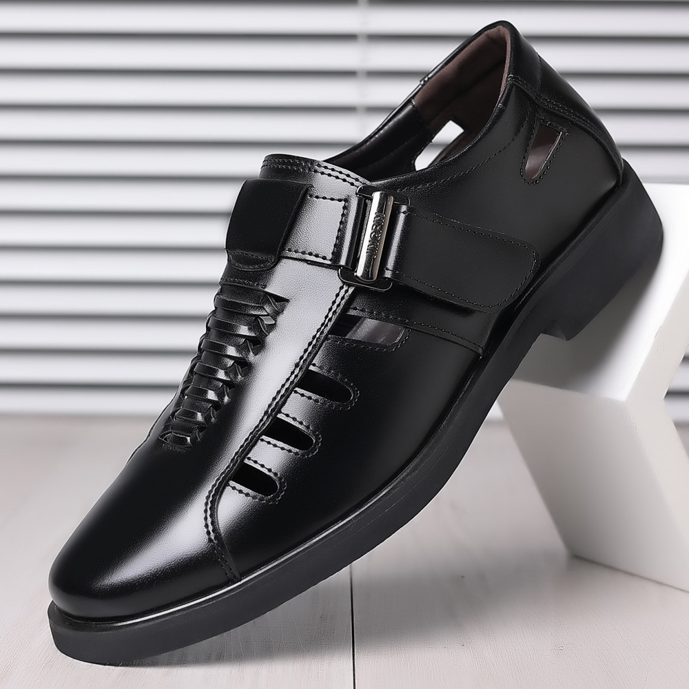 The new man's big-size sandal business is wearing old-skin shoes in his father's shoes.