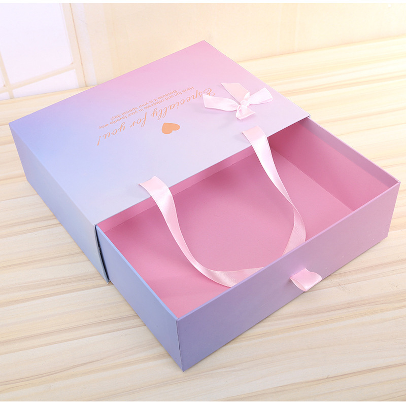 Wholesale of a small, new and electronic card box for the Gradual Concubine gift box