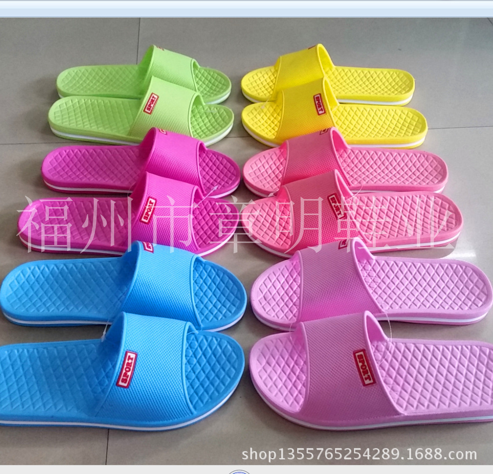 Hàng hóa cổ điển, dép trong nhà, dép khách sạn, dép phòng tắm.